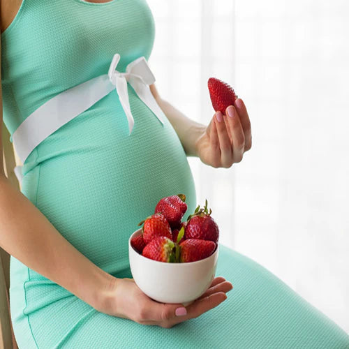Strawberries During Pregnancy in Hindi | प्रेग्नेंसी में स्ट्रॉबेरी खाने के फायदे